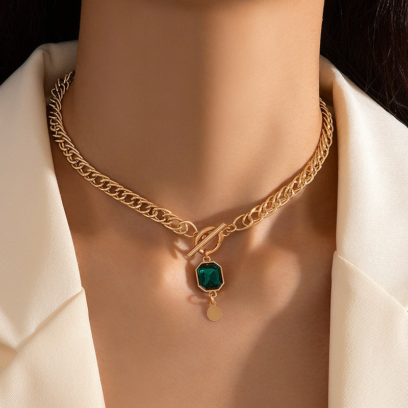 Retro-style Green Square-cut Pendant Necklace