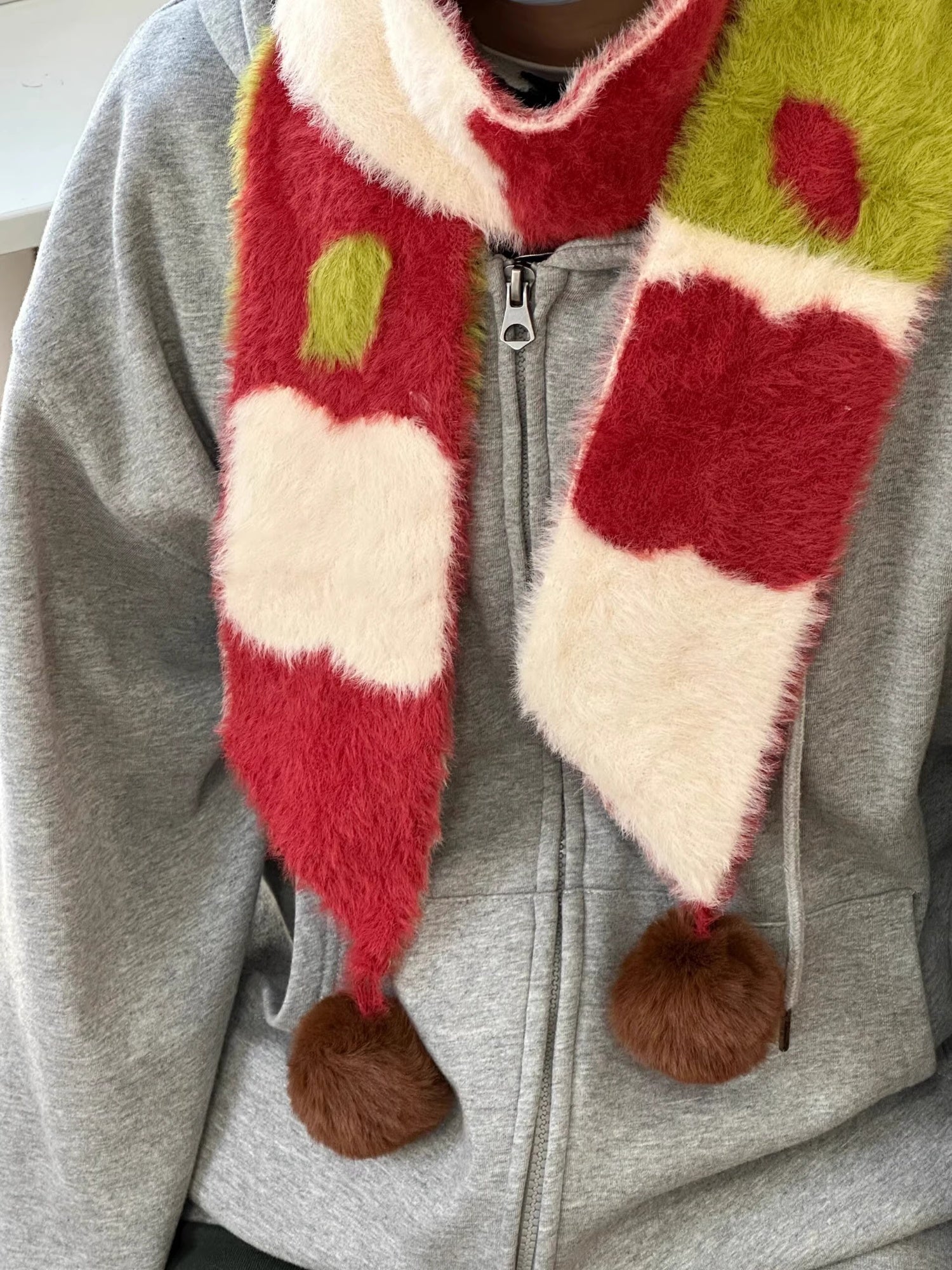 Versatile Narrow Stripe Style Paired With A Color-blocked Scarf