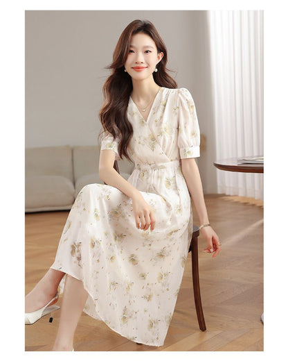 V-neck Puffed-sleeve Patchwork Printed Midi Dress