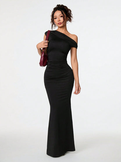 Off-shoulder Slant-neck Black Evening Gown Maxi Dress