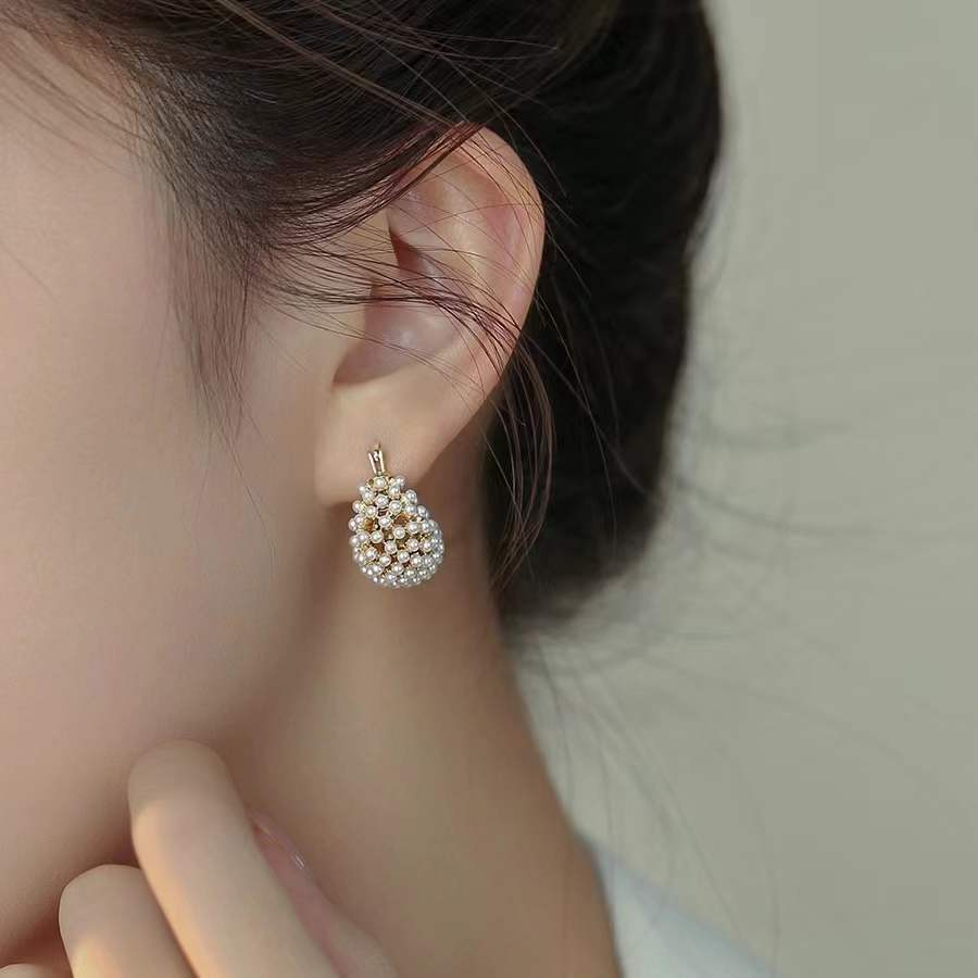 Light-luxury Niche-style French Pearl Basket Earrings