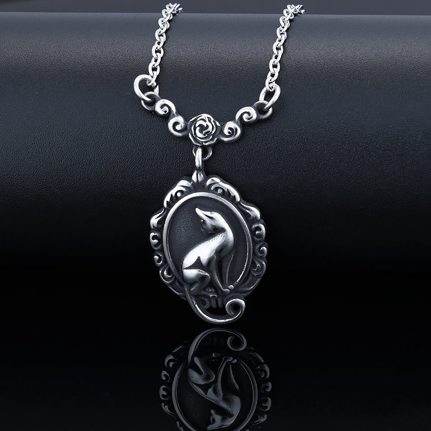 3D Cat Wreath Pendant Necklace In Titanium Steel