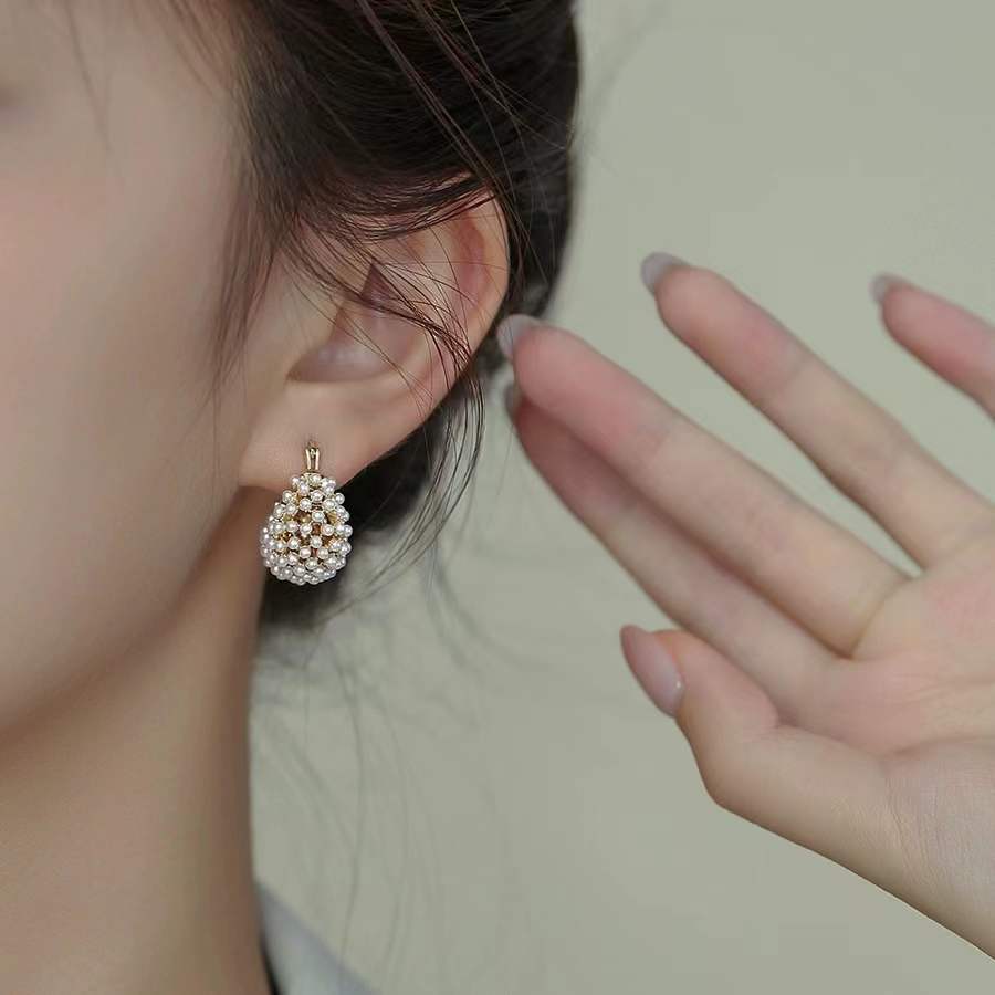 Light-luxury Niche-style French Pearl Basket Earrings