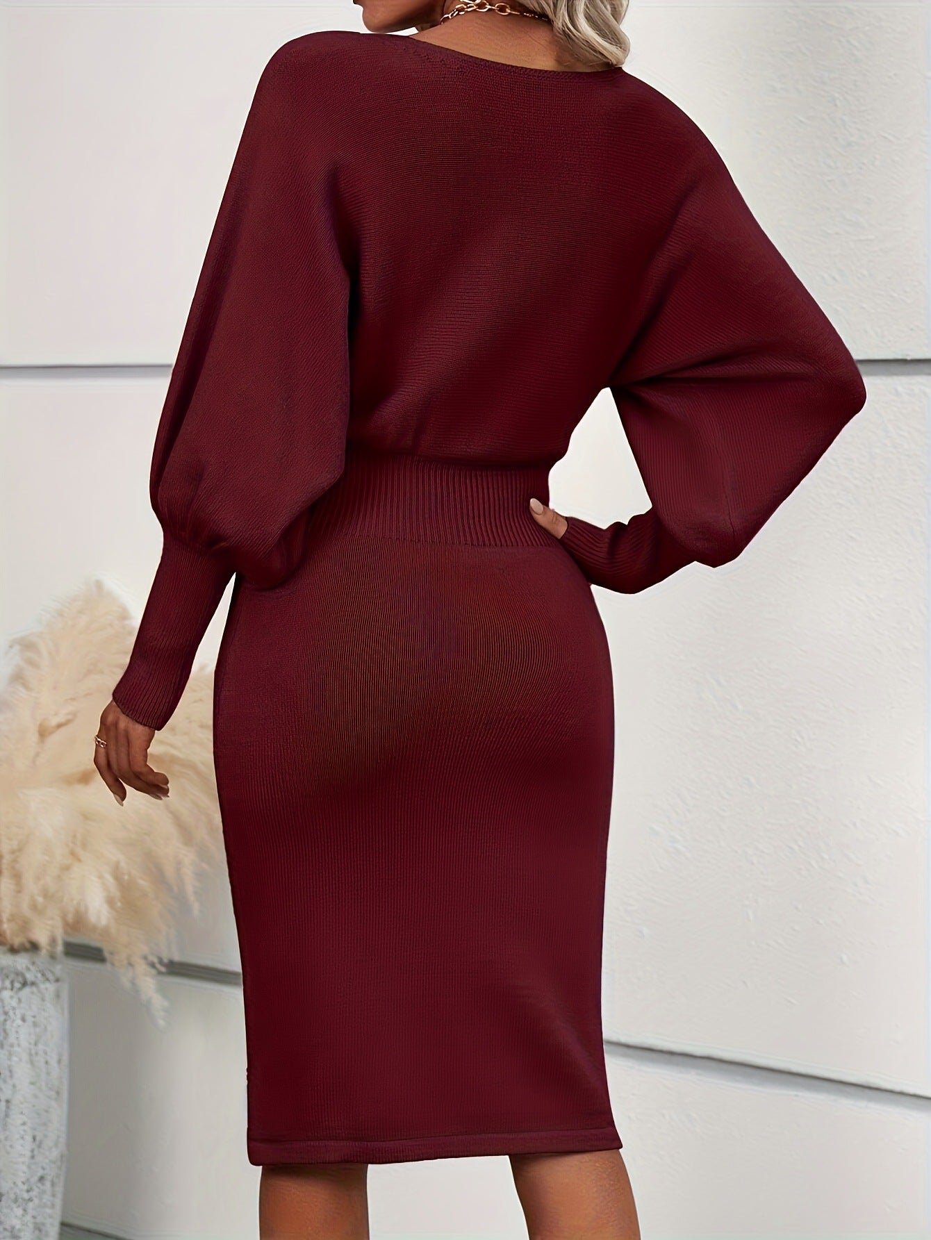 Elegant Crew-neck Flared-sleeve Waist-cinching Sheath Skirt